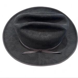 Classic Black Wide-Brim Wool Fedora